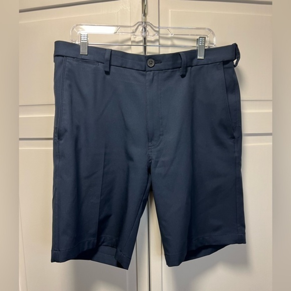Haggar Men’s Cool 18 Pro Shorts Size 34 Color Navy Blue